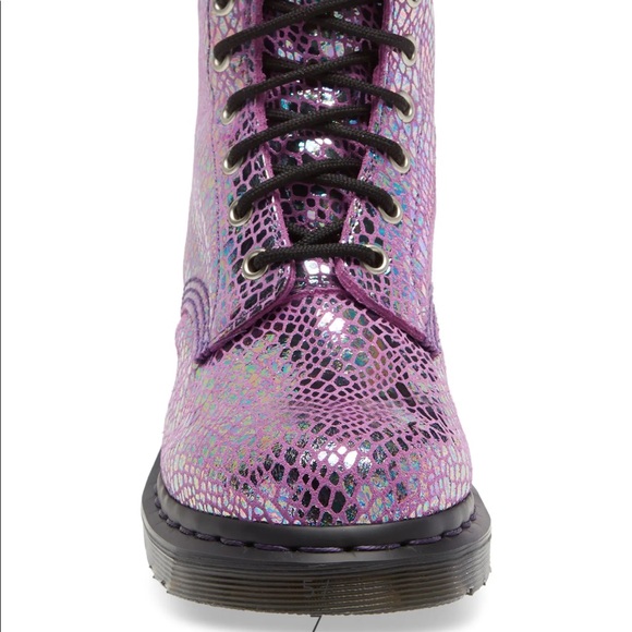 NWT Dr Martens Iridescent Pastel Rainbow 1460 Boot - Picture 4 of 5